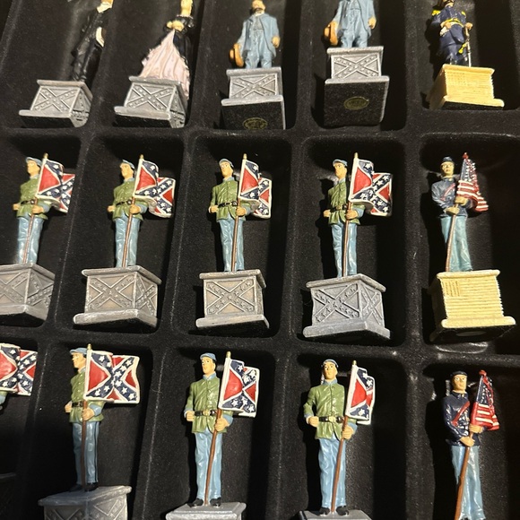 Civil War Chess - The North Battles the South - Picture 6 of 6